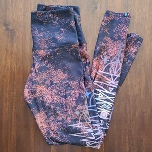 Onzie Tribal print leggings M/L